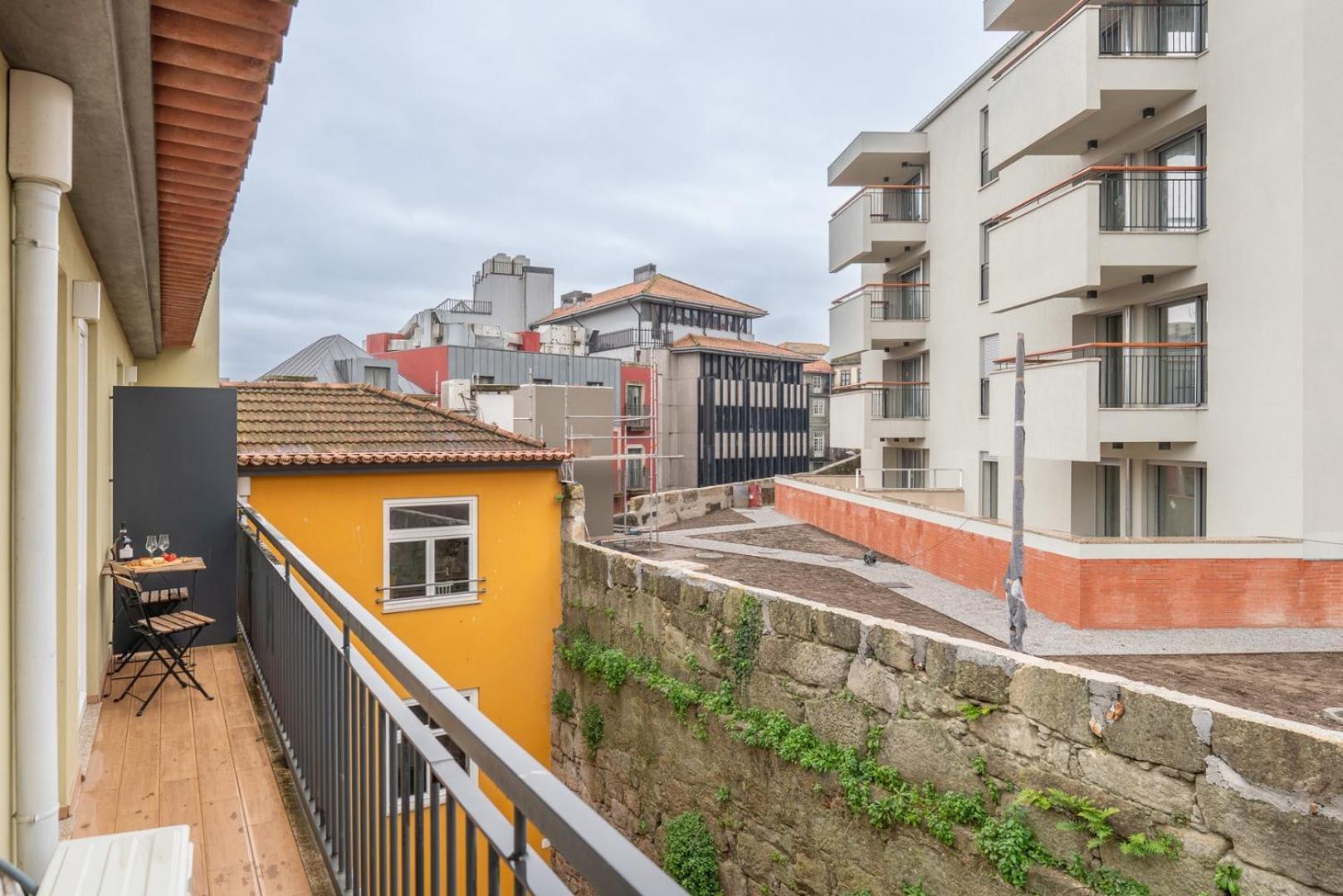 Hostwise - Stylish Retreat In Porto's Heart Apartamento *